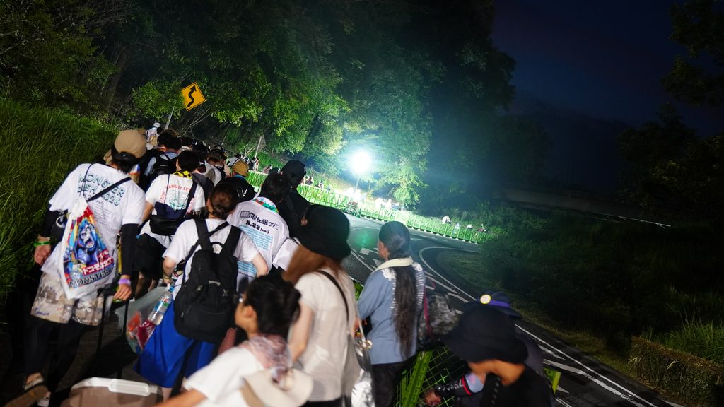 MONSTER baSH 2026のイベント終了後に帰る来場者